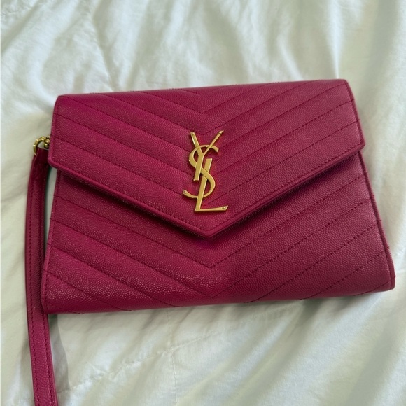 SAINT LAURENT
Grain De Poudre Matelasse Chevron Monogram Envelope Clutch - Picture 7 of 16